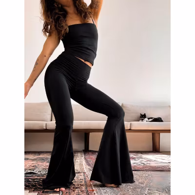 Yogaleggings Black solid Crop Bell Bottom - Teeki Yogaleggings Black solid Crop Bell Bottom - Teeki