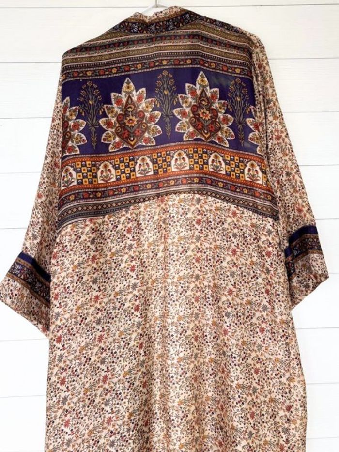 Kimono Uma återvunnen sari Nr 145