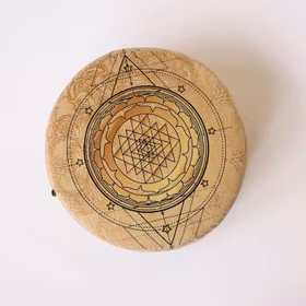 Meditationskudde Rund Sri Yantra - Love Generation Meditationskudde Rund Sri Yantra - Love Generation
