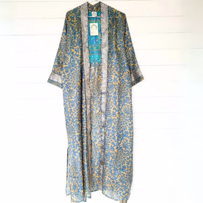 Kimono Uma återvunnen sari Nr 156