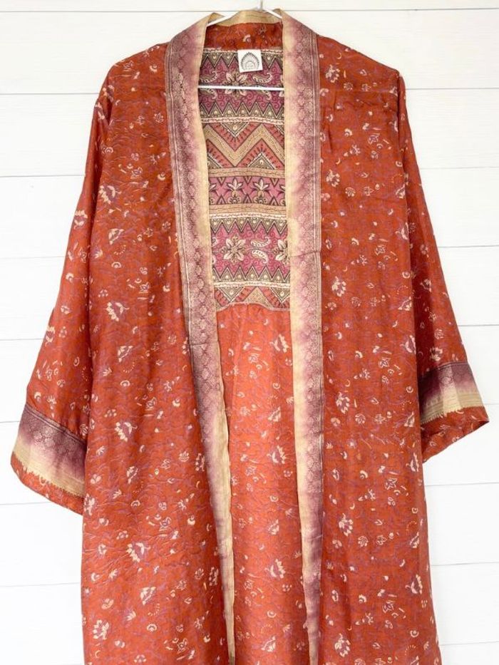 Kimono Uma återvunnen sari Nr 158