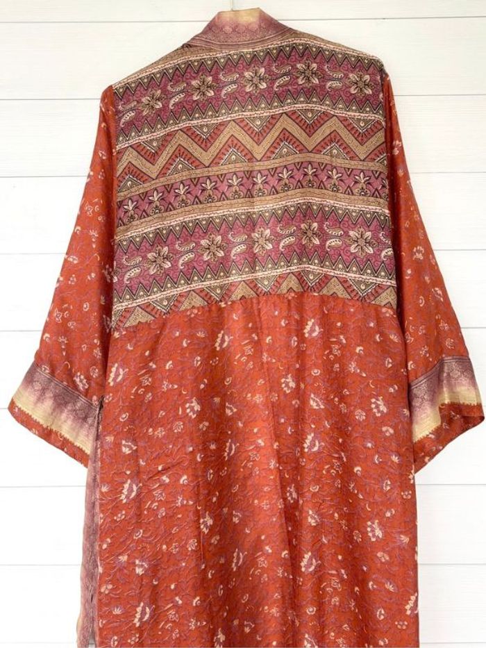 Kimono Uma återvunnen sari Nr 158