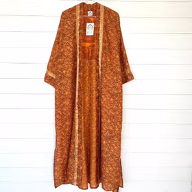 Kimono Uma återvunnen sari Nr 170