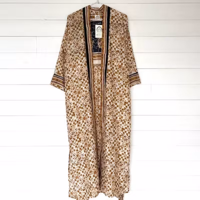 Kimono Uma återvunnen sari Nr 180
