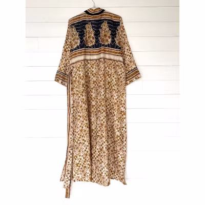Kimono Uma återvunnen sari Nr 180 Kimono Uma återvunnen sari Nr 180