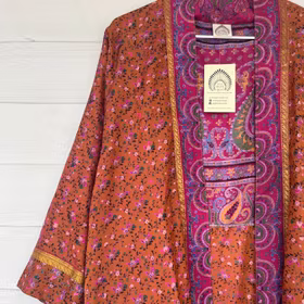 Kimono Uma återvunnen sari Nr 181