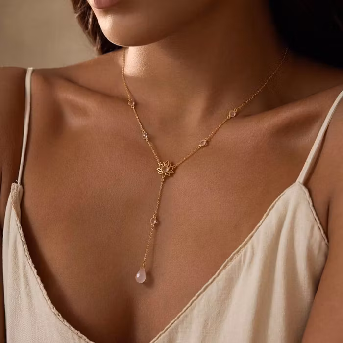Halsband Transformed by Love Lotus Lariat Necklace - Satya