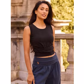 Yogatopp Veyra Knot Tank Onyx Black - Urban Goddess Yogatopp Veyra Knot Tank Onyx Black - Urban Goddess