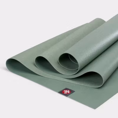 Yogamatta eKO SuperLite Travelmat 1,5 mm Leaf Green Extra Lång- Manduka