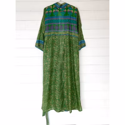 Kimono Uma återvunnen sari Nr 196 - Withegerqvist Kimono Uma återvunnen sari Nr 196 - Withegerqvist