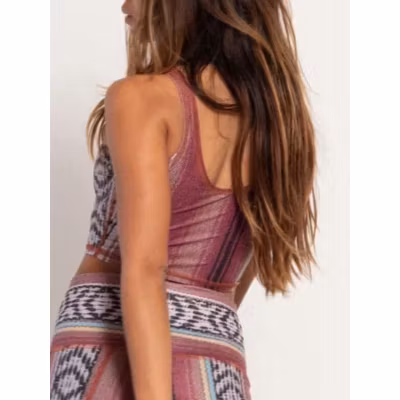 Yogatopp Border Towns Red Lover Tank - Teeki Yogatopp Border Towns Red Lover Tank - Teeki