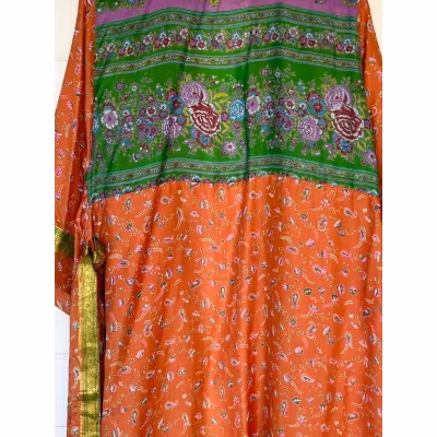 Kimono Uma återvunnen sari Nr 198 - Withegerqvist Kimono Uma återvunnen sari Nr 198 - Withegerqvist