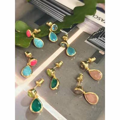 Örhänge Drop med dubbla ädelstenar av Peach Moonstone och Labradorit - Azuni Örhänge Drop med dubbla ädelstenar av Peach Moonstone och Labradorit - Azuni