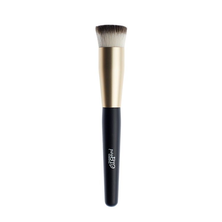 Brush 03 Foundation