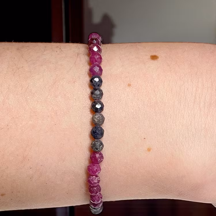 Rubin (Fasetterad) 4mm pärlor Armband