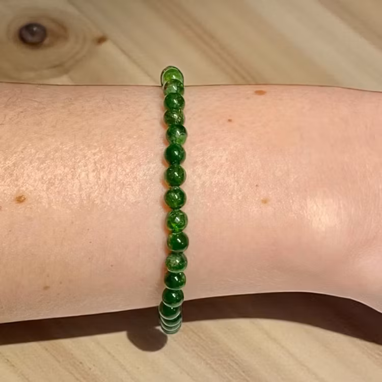 Diopsid 5mm pärlor Armband