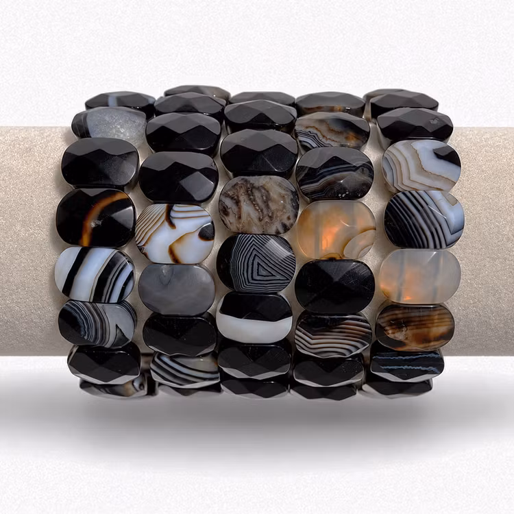 Agat Svart "Rundade Fasetterade Plattor" Armband