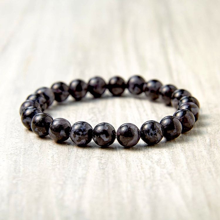 Gabbro ”Mystisk Merlinit” 8mm pärlor Armband