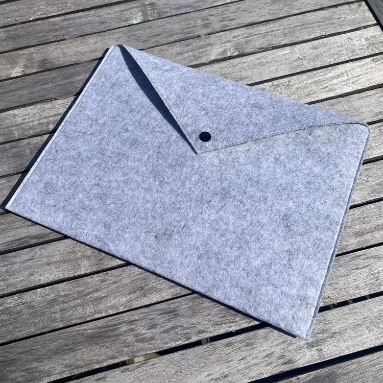 Dokumentmapp i filt, A4