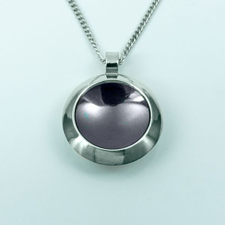 Silver pendent with oxidation - 19mm ø