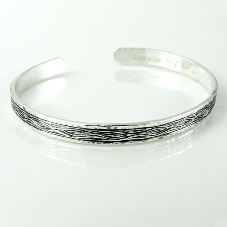 Handgraverat armband: Flowing Bark