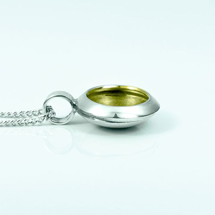 Silver hänge med guldplätering - 13mm ø
