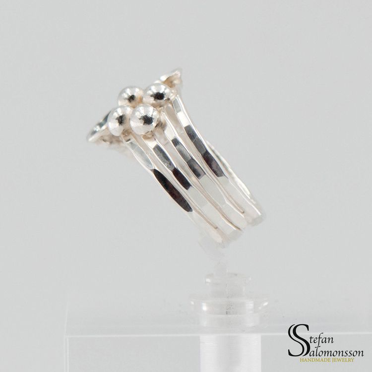 Silver ring: Oxidized