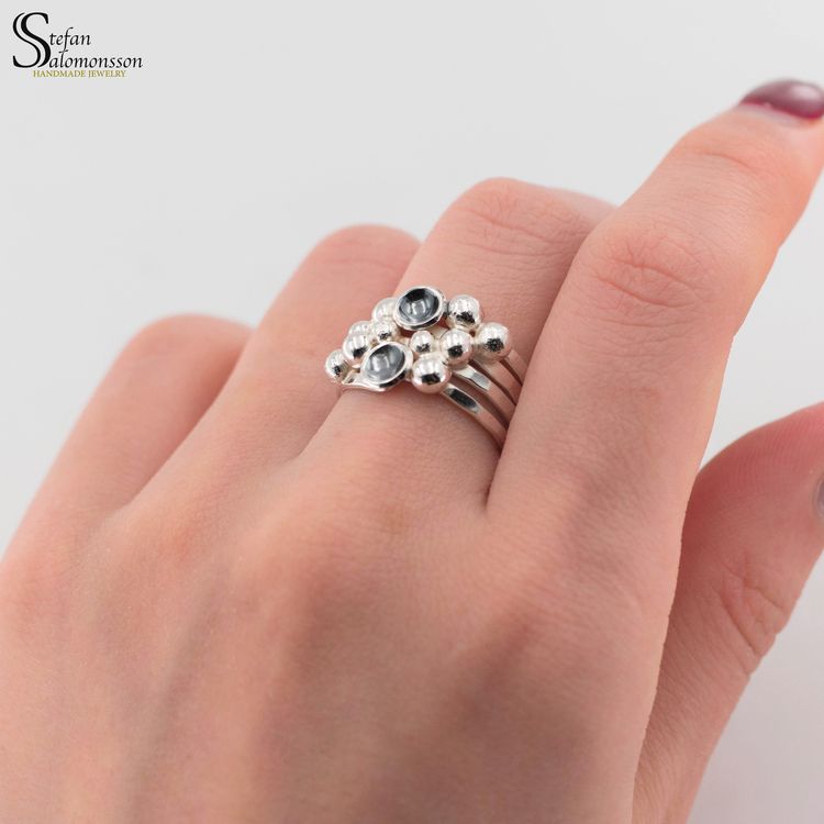 Silver ring: Oxidized