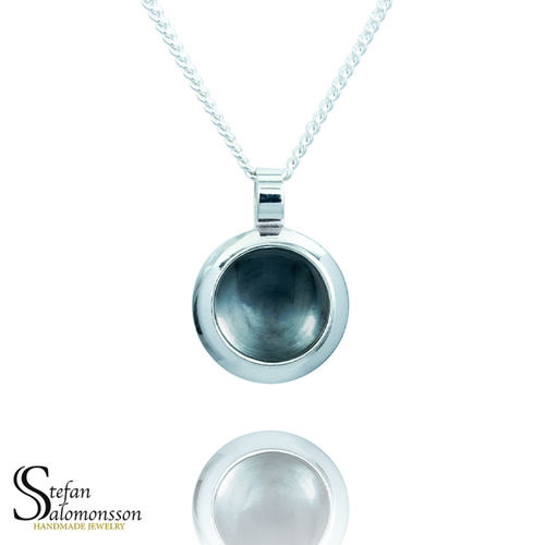 Silver hänge med oxidering - 13mm ø