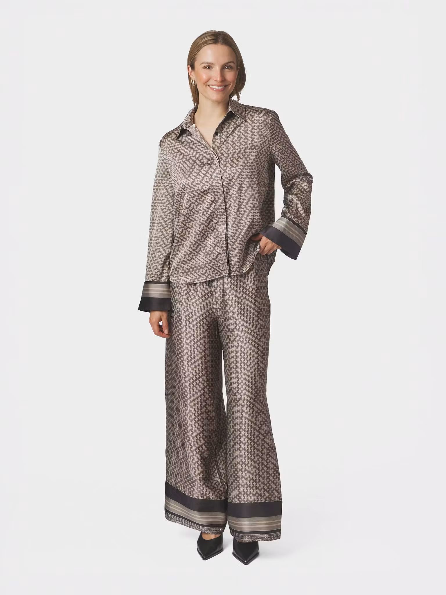 Neo Noir - Sora Pattern Pants (Beige)