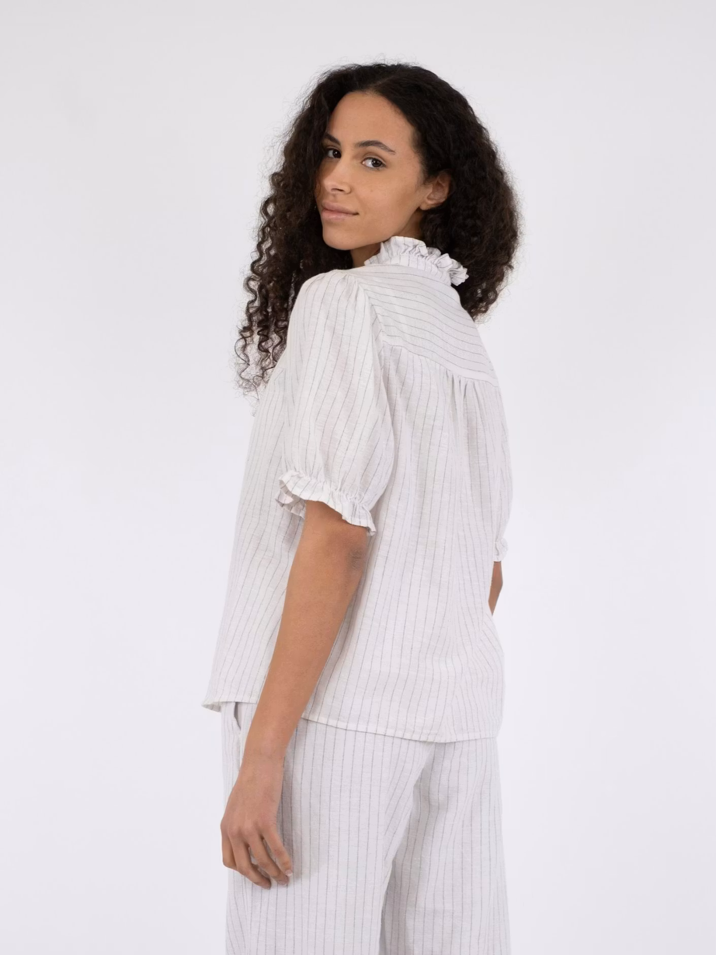 Neo Noir - Odesa Simple Stripe Blouse (Offwhite)