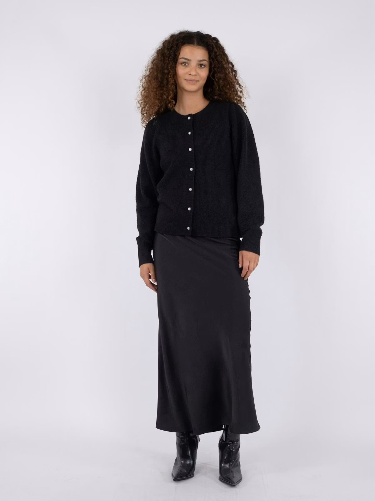 Neo Noir - Nuna Knit Cardigan (Black)