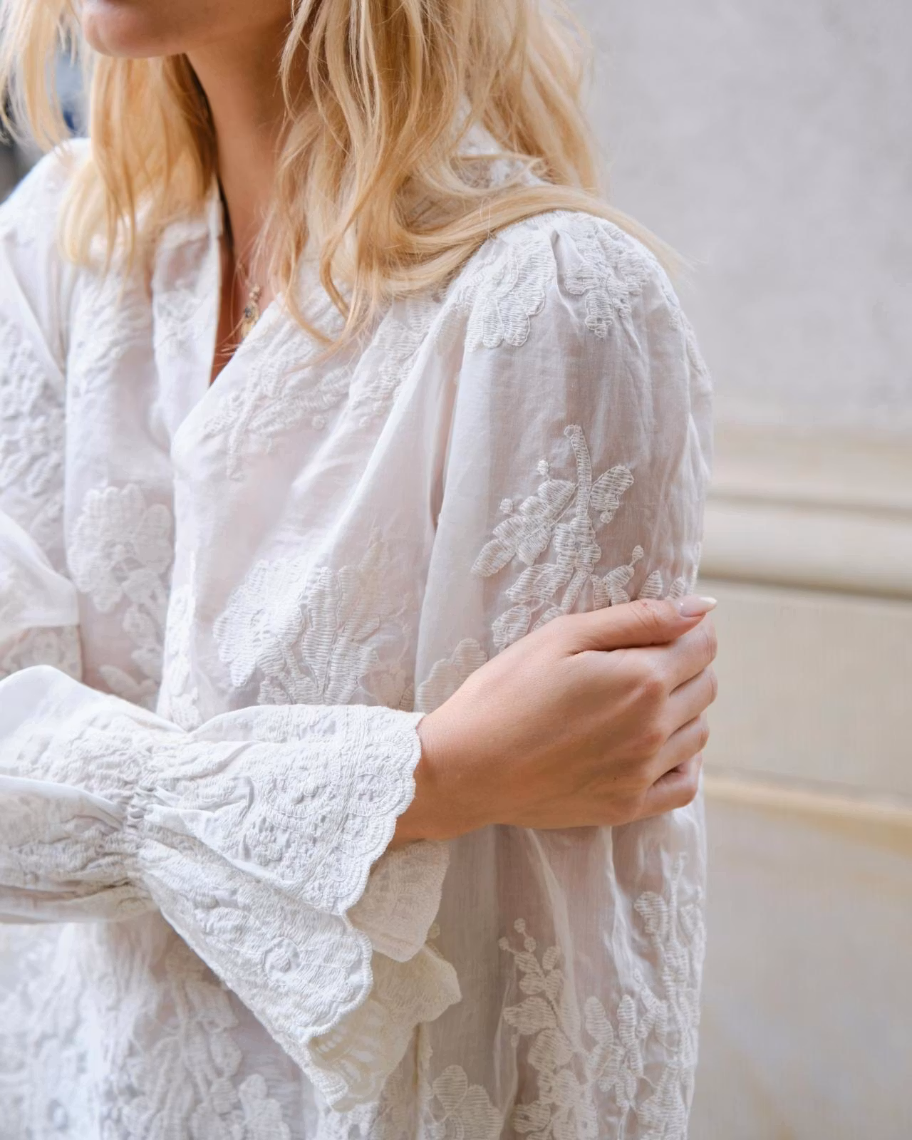 Neo Noir - Amara Big Embroidery Blouse (Off White)