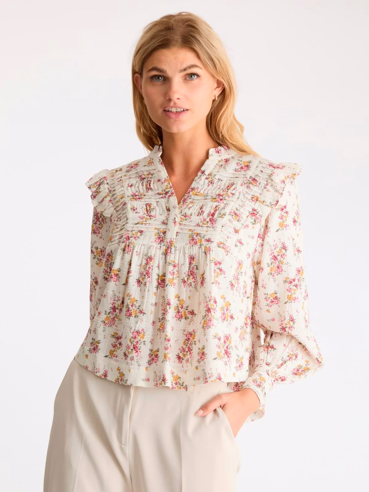 Neo Noir - Alicia Flower Oasis Blouse (Off White)