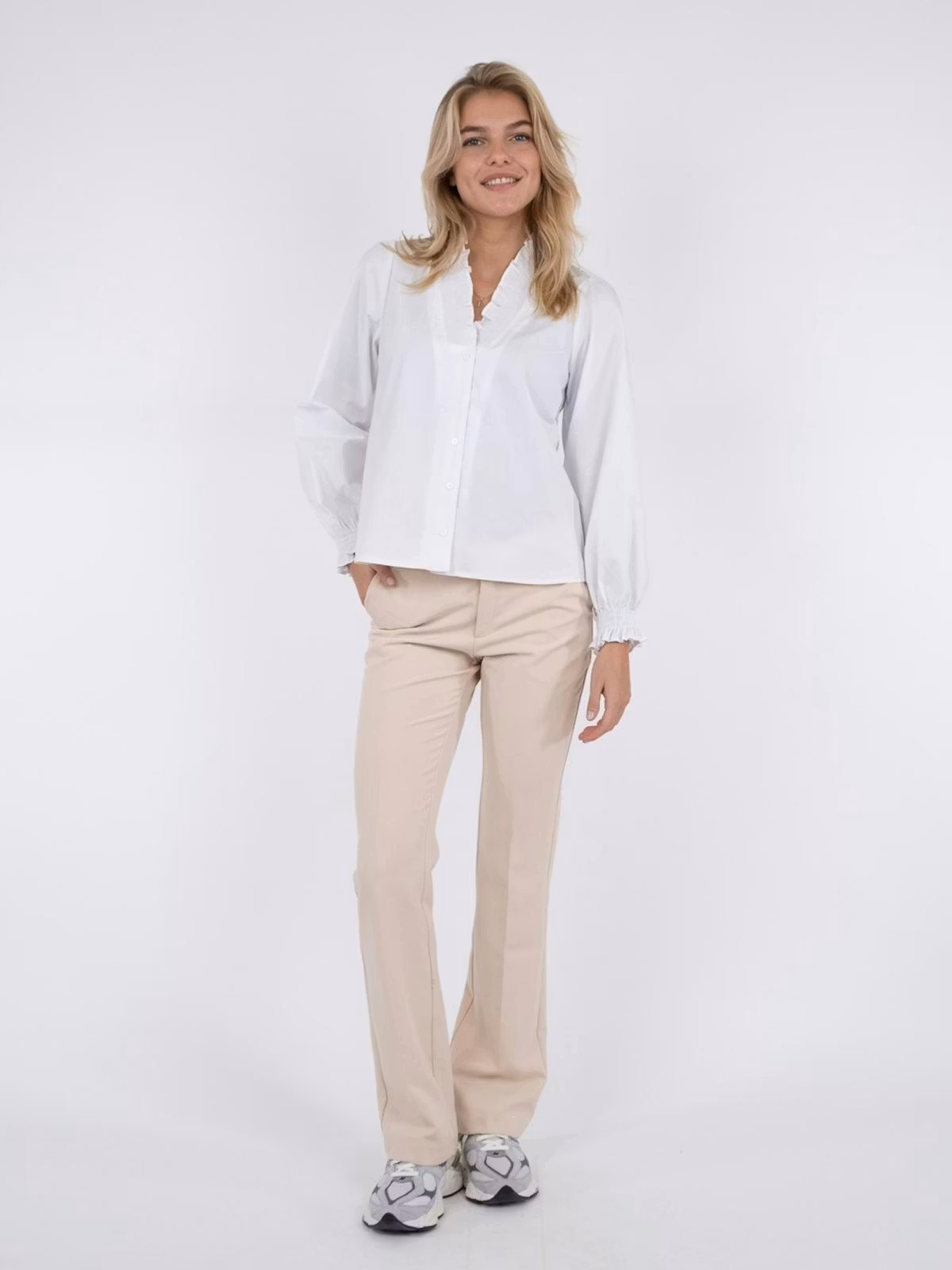 Neo Noir - Brielle Solid Shirt (White)