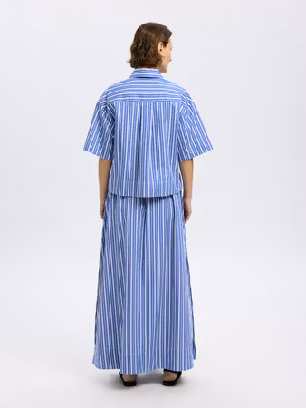 Selected Femme - SLFFIA 2/4 CROPPED STRIPED SHIRT (Blue)