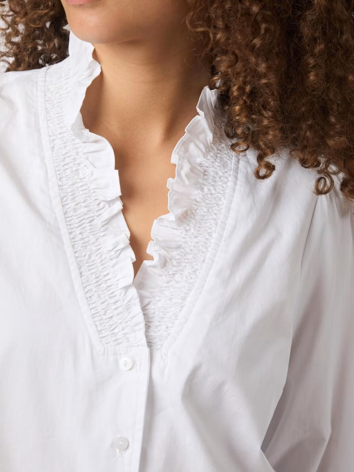 Neo Noir - Brielle Solid Shirt (White)