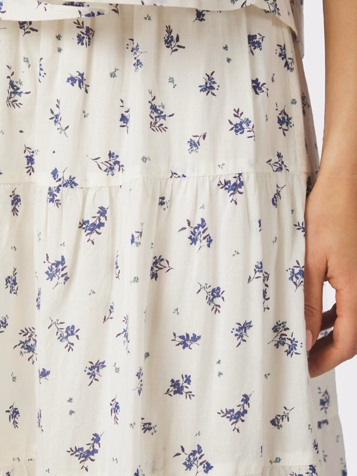 Neo Noir - Asta Small Blossom Skirt (White Blue)