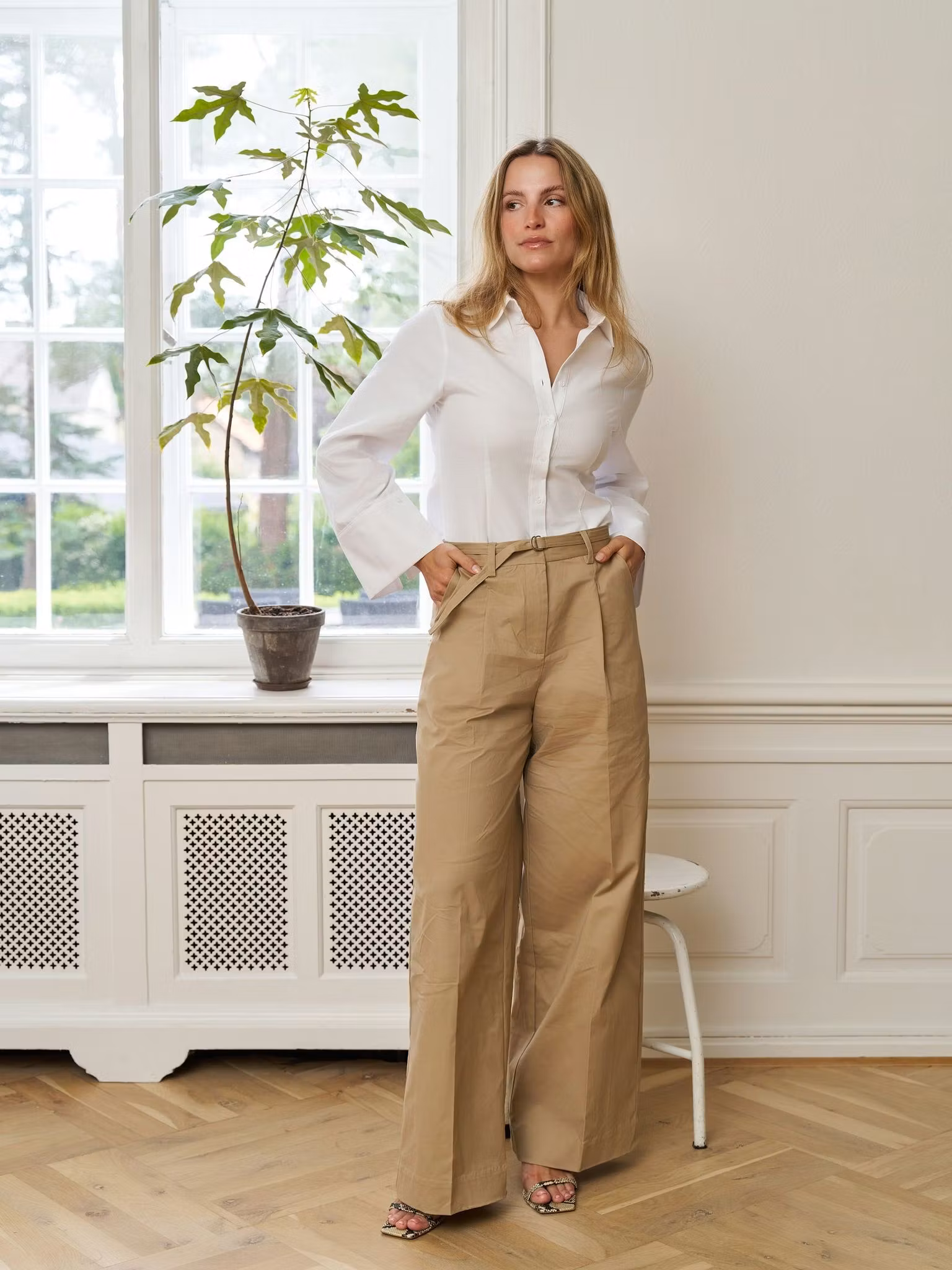 Neo Noir - Rosa Oxford Shirt (White)
