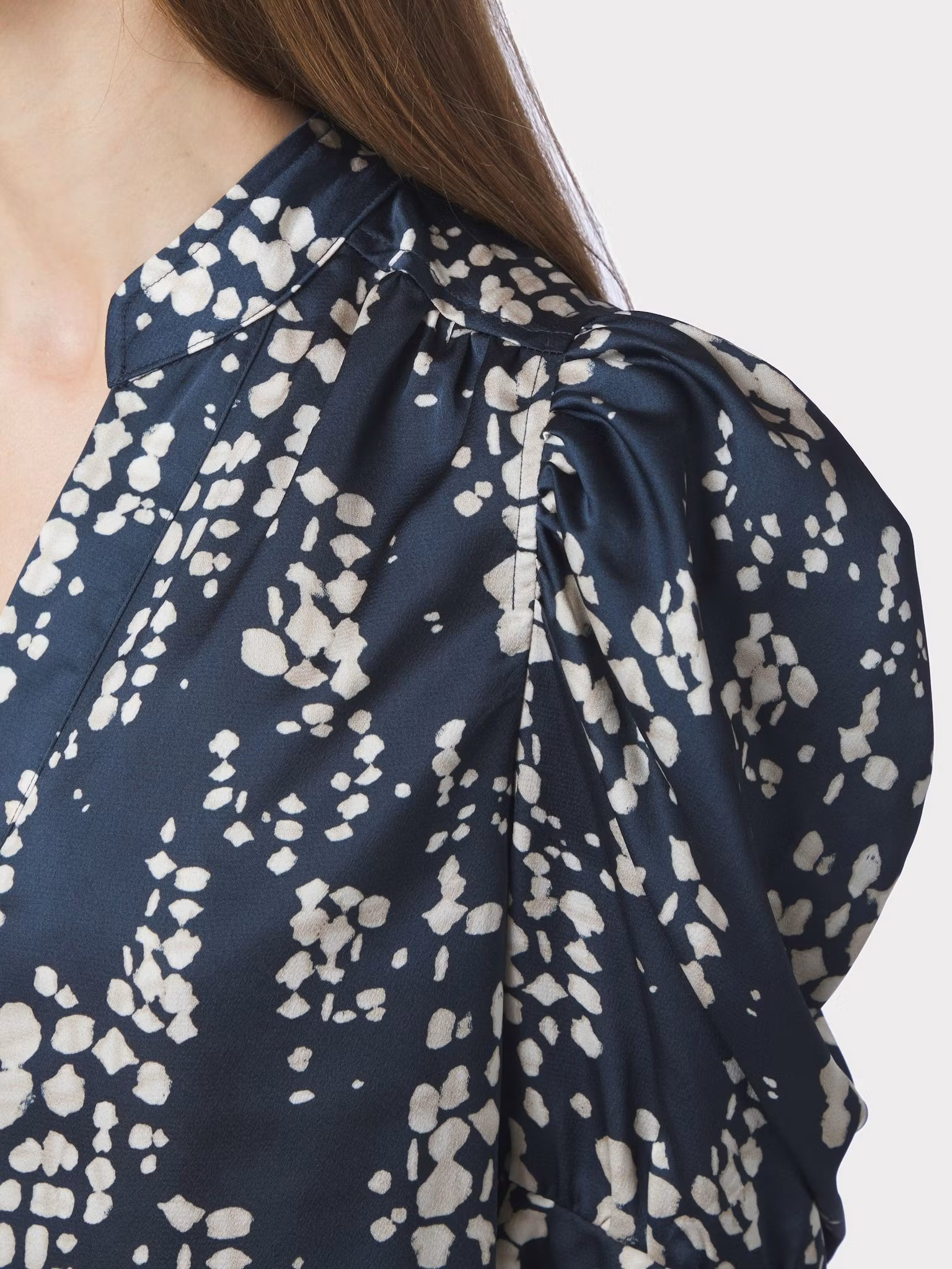 Neo Noir - Roella Scatter Print Blouse (Navy)