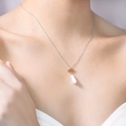 Lily and Rose - SIGNATURE PEARL NECKLACE – IVORY GOLD