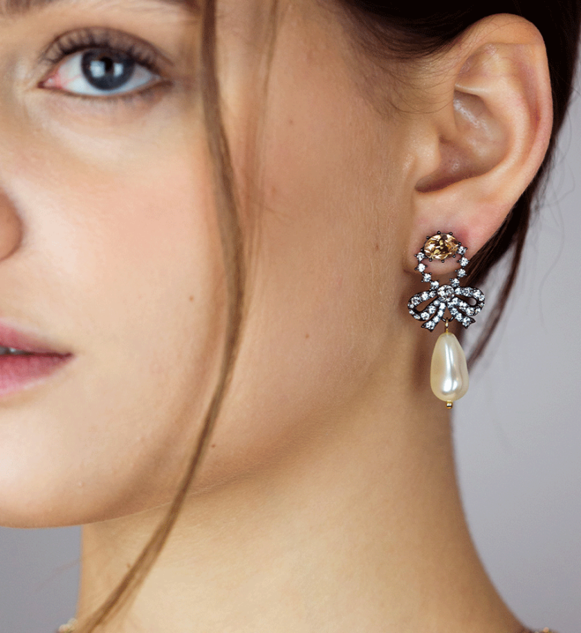 Lily and Rose - MARIE ANTOINETTE PEARL EARRINGS – CRYSTAL