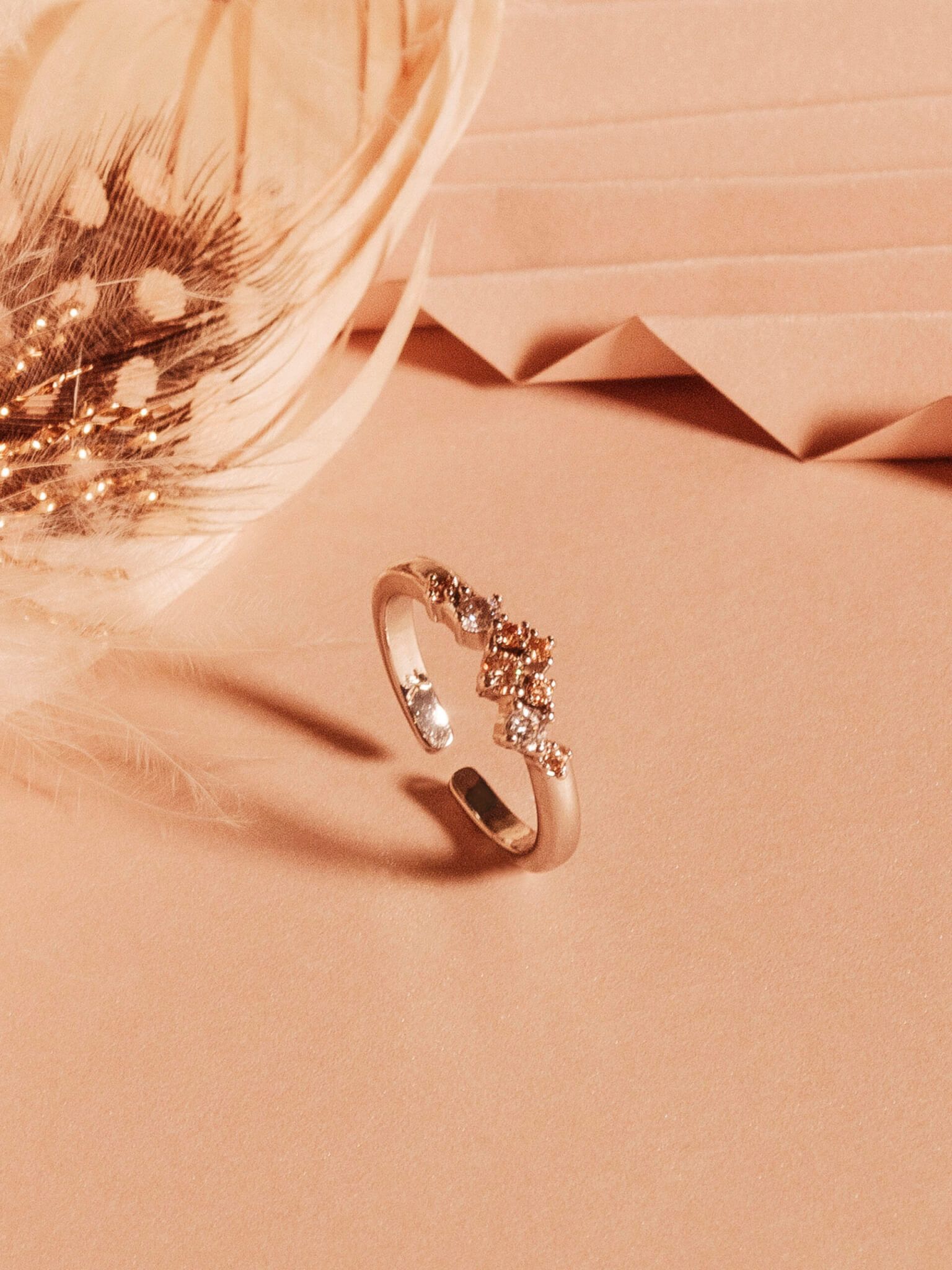 Ylva Li - PETITE MEADOW RING – CHAMPAGNE