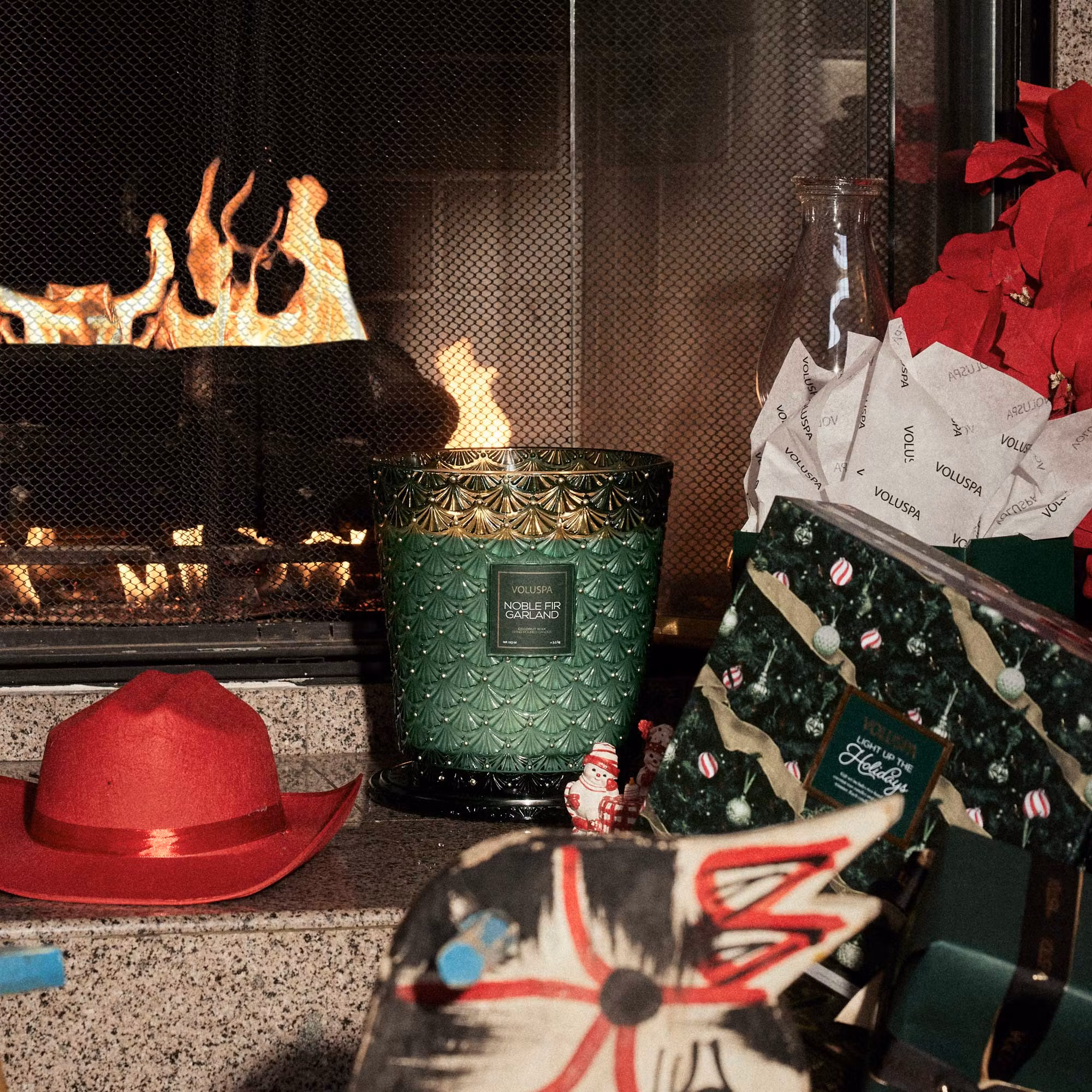 Voluspa - NOBLE FIR GARLAND - 5 WICK HEARTH CANDLE