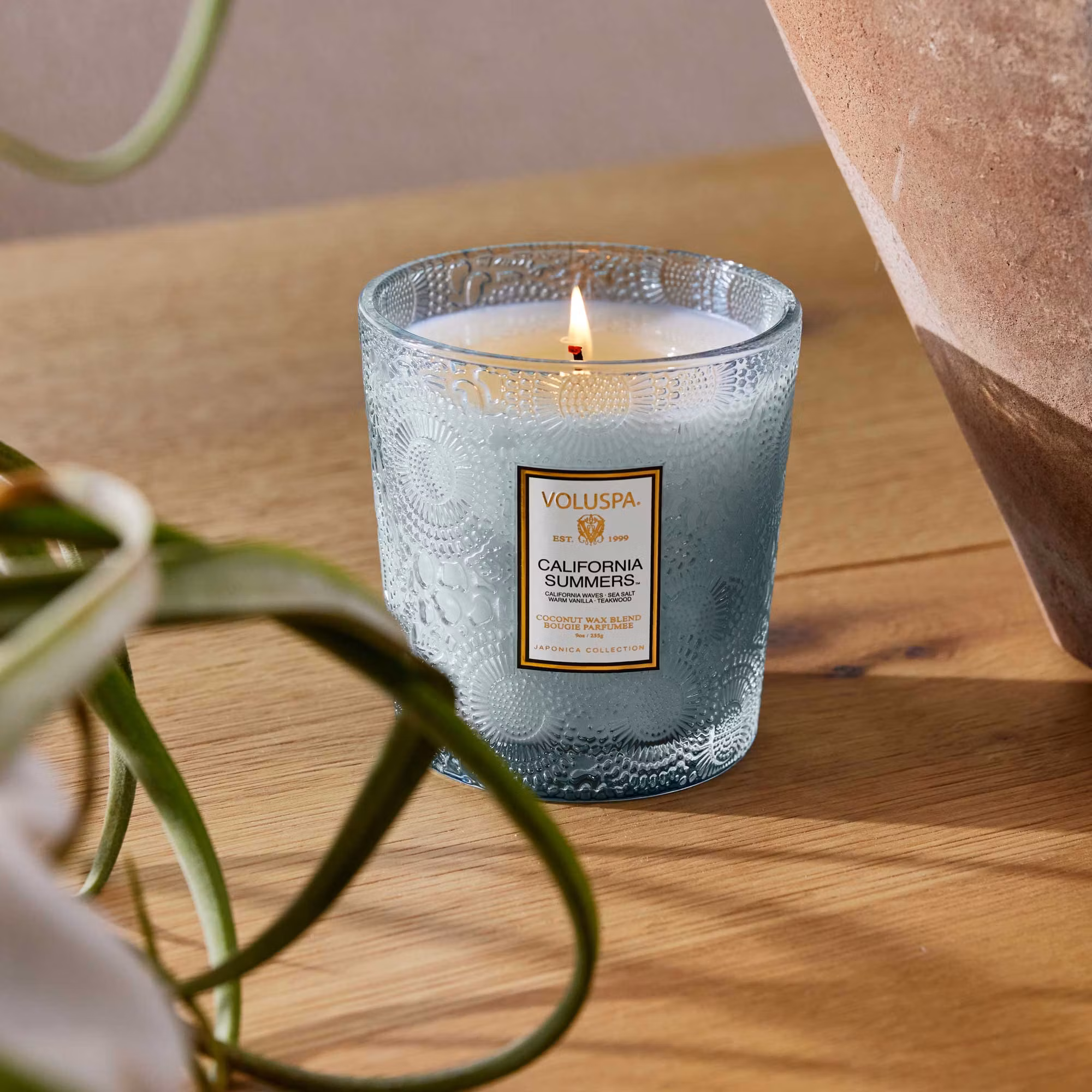 Voluspa - CALIFORNIA SUMMERS - Classic Jar Candle