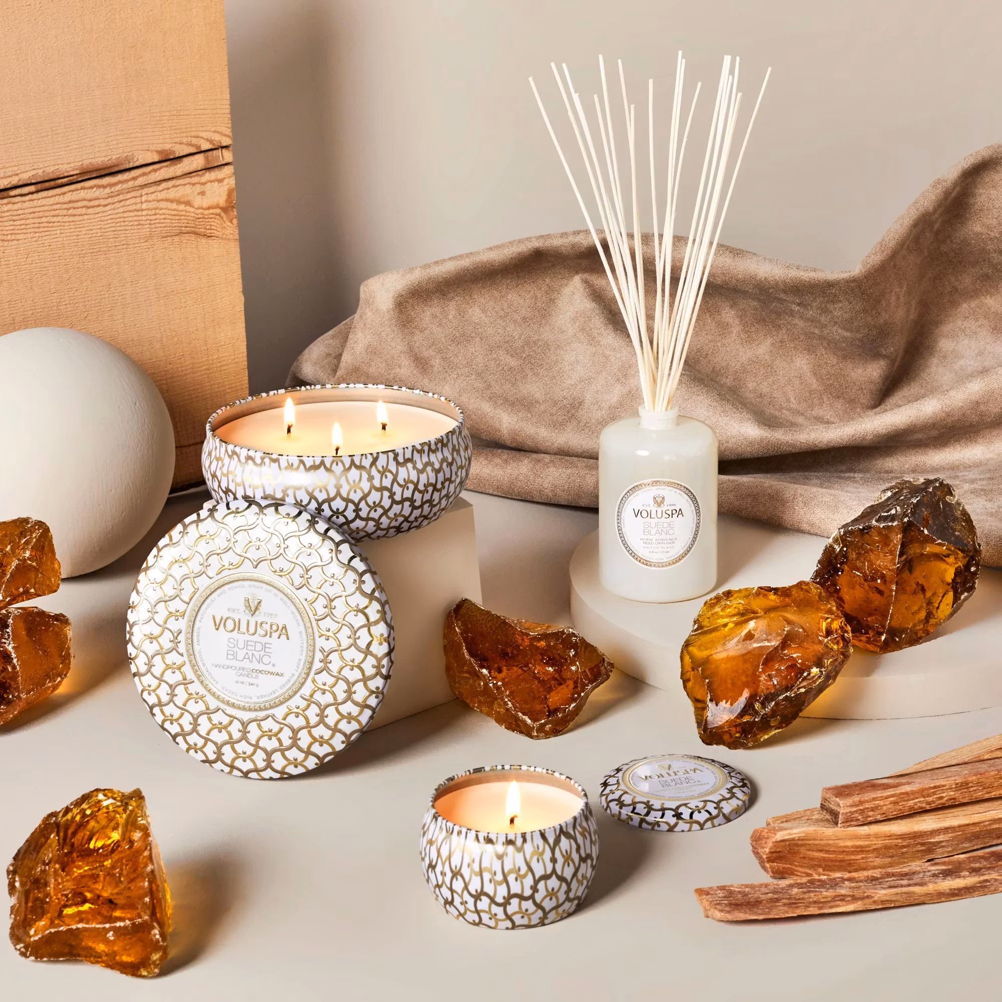 Voluspa - SUEDE BLANC - 3 WICK TIN CANDLE