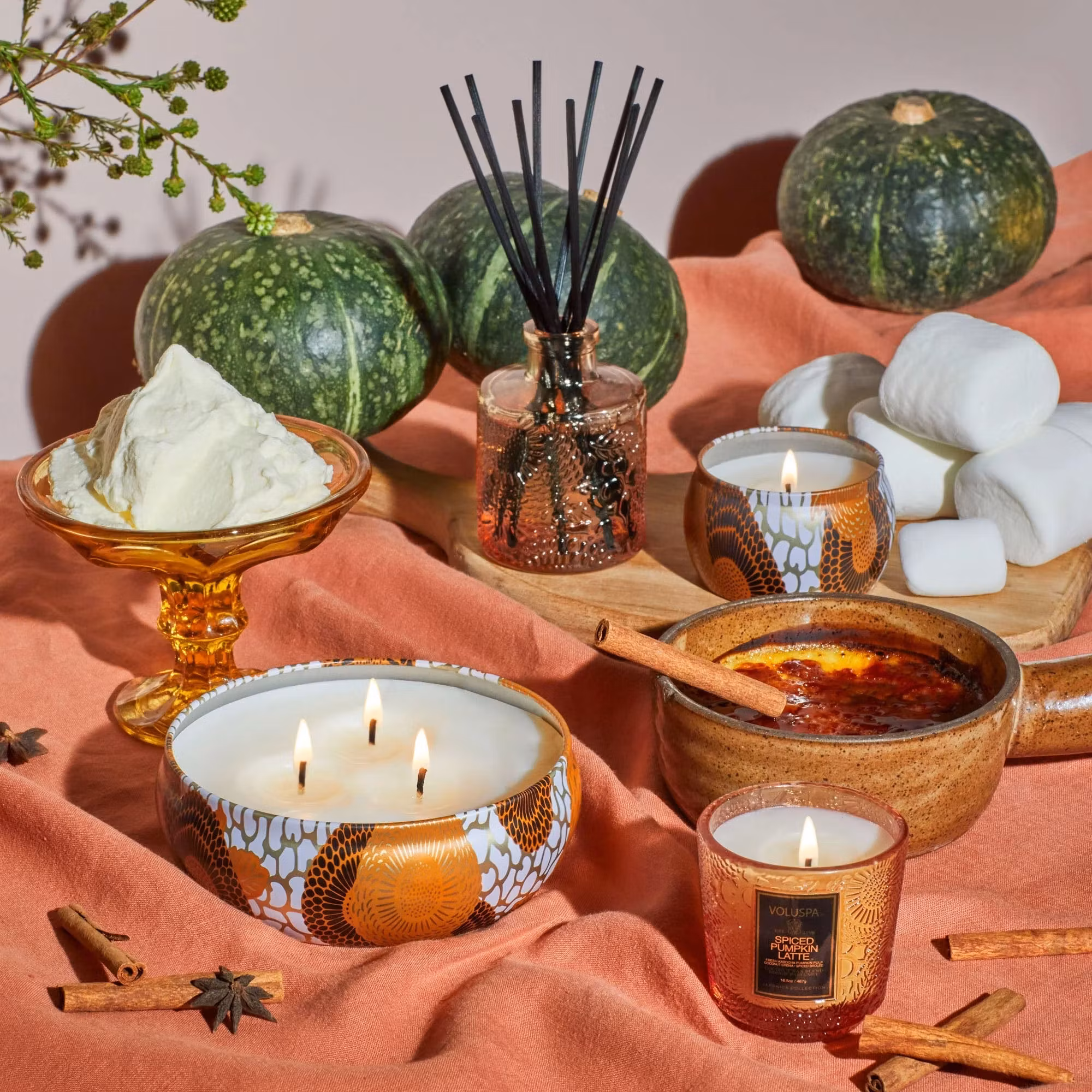 Voluspa - SPICED PUMPKIN LATTE - PETITE PEDESTAL CANDLE