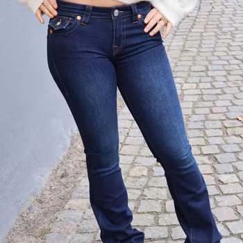 True Religion - BECCA MID RISE BOOTCUT Flap - Muddy Waters