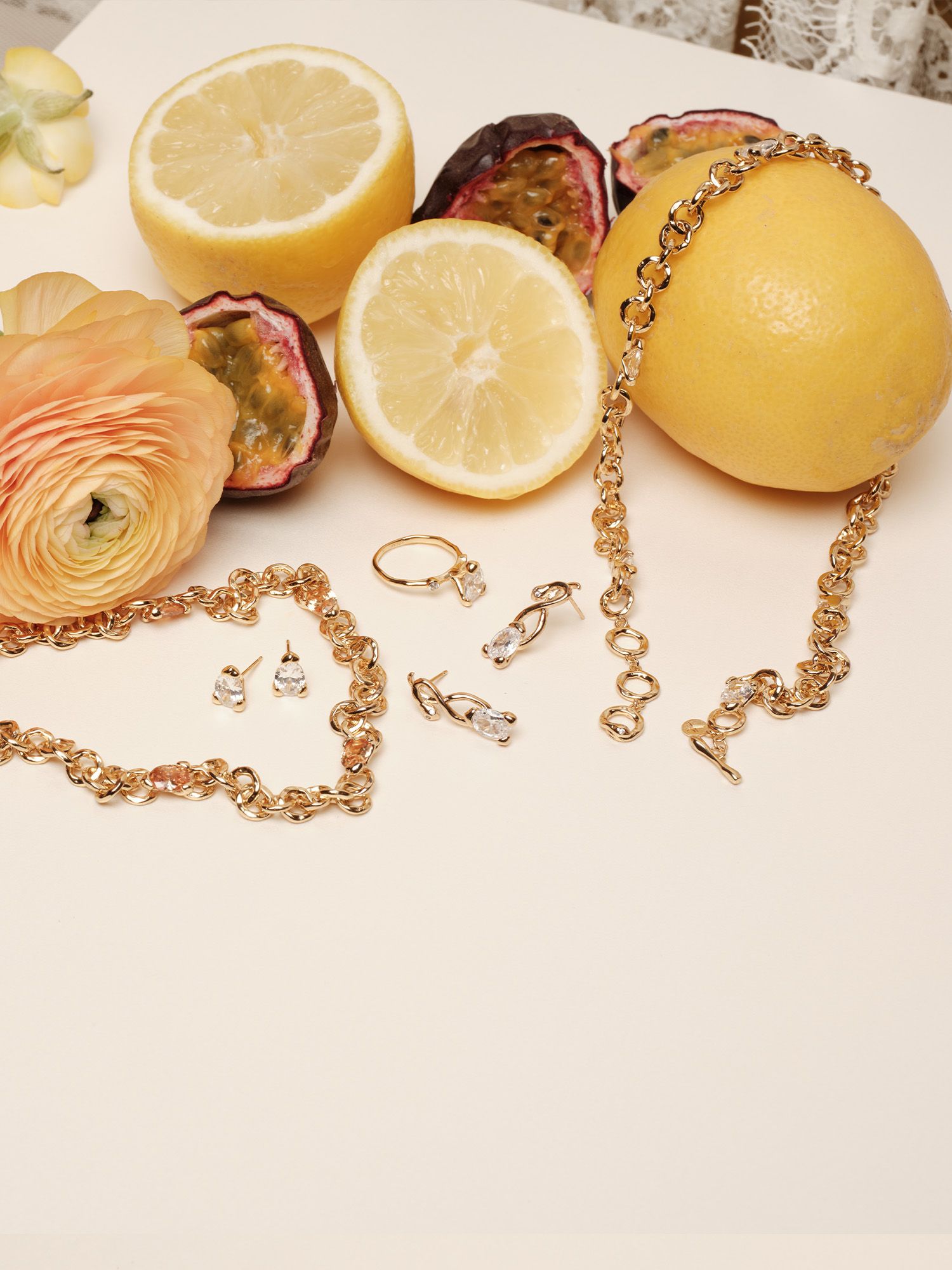 Ylva Li - EMBLA AVANTGARDE NECKLACE – CRYSTAL