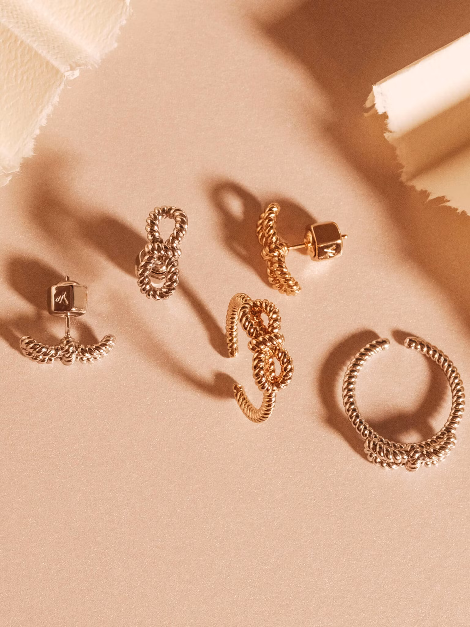Ylva Li - YVES STUD EARRINGS – GOLD
